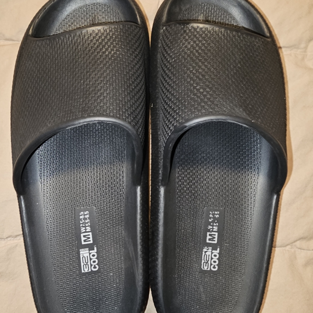 32 degree slides, black, size m